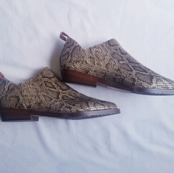 NEW Gentle Souls | Snakeskin Ankle Boots 7‎ - Picture 7 of 9